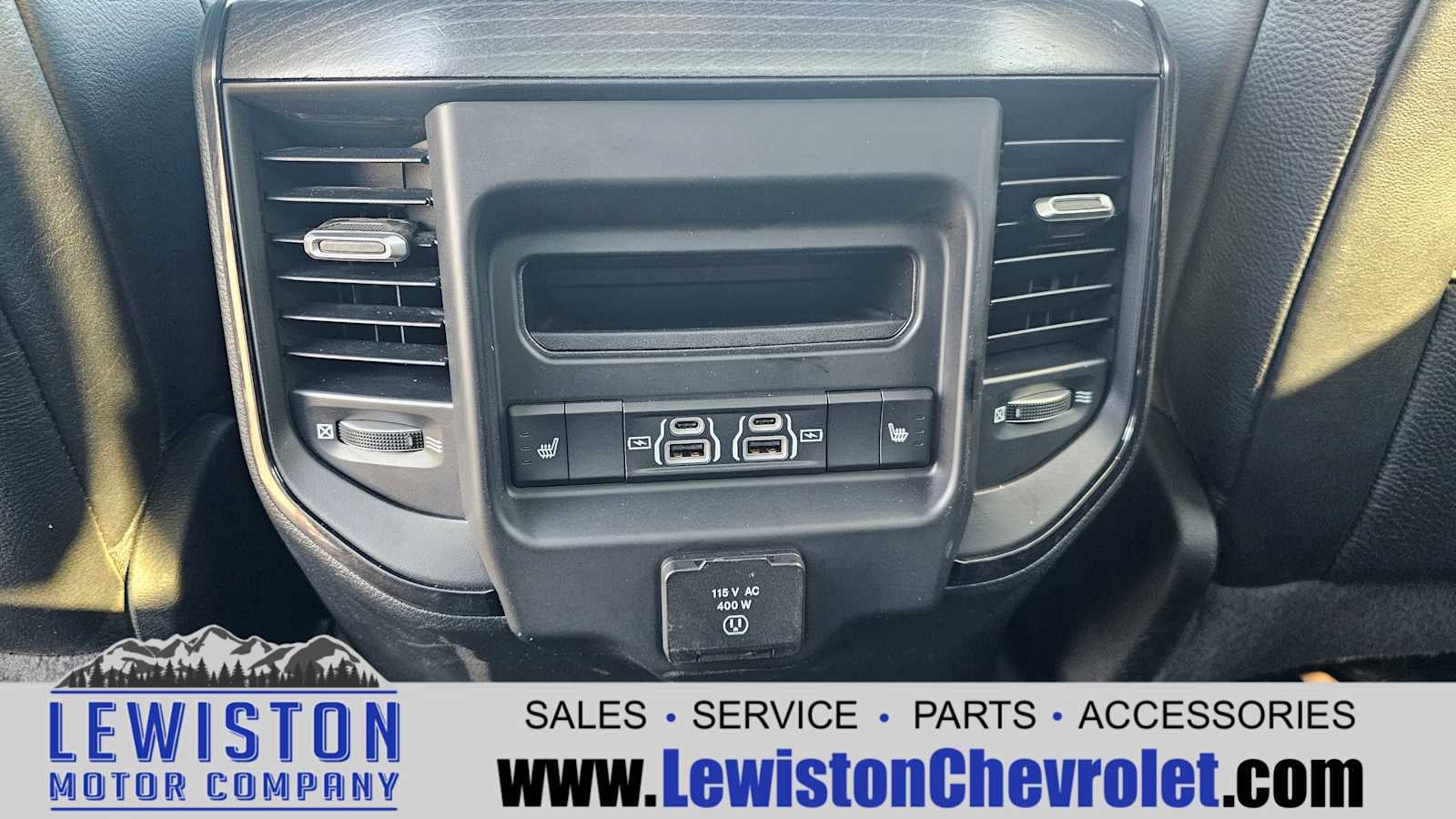 2022 RAM 1500 Limited Crew Cab 4x4 5'7" Box