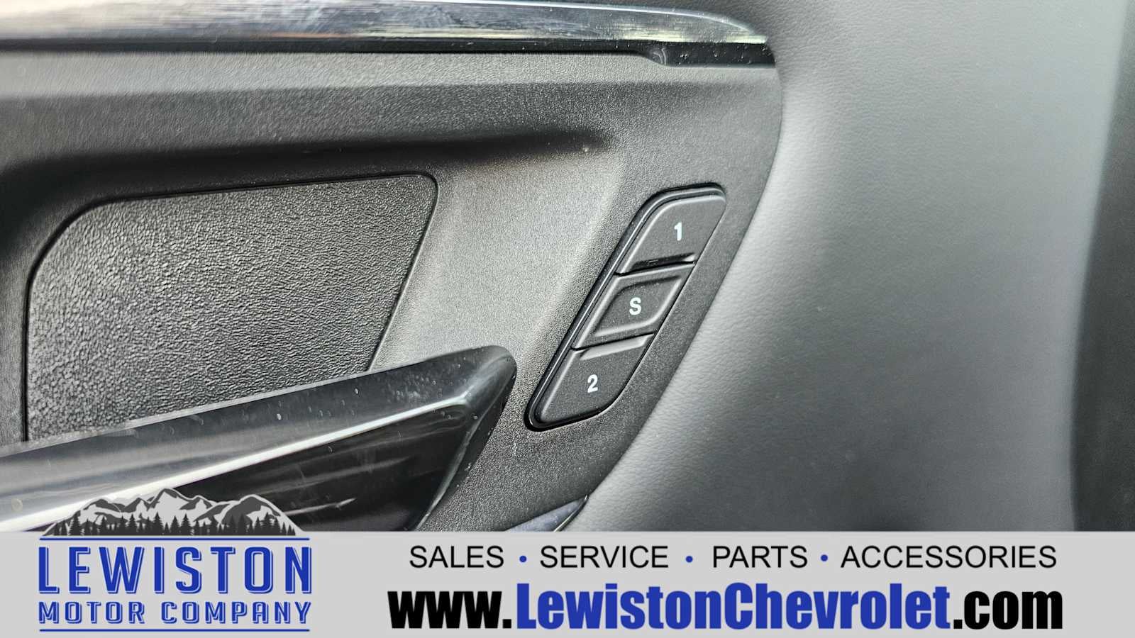 2022 RAM 1500 Limited Crew Cab 4x4 5'7" Box