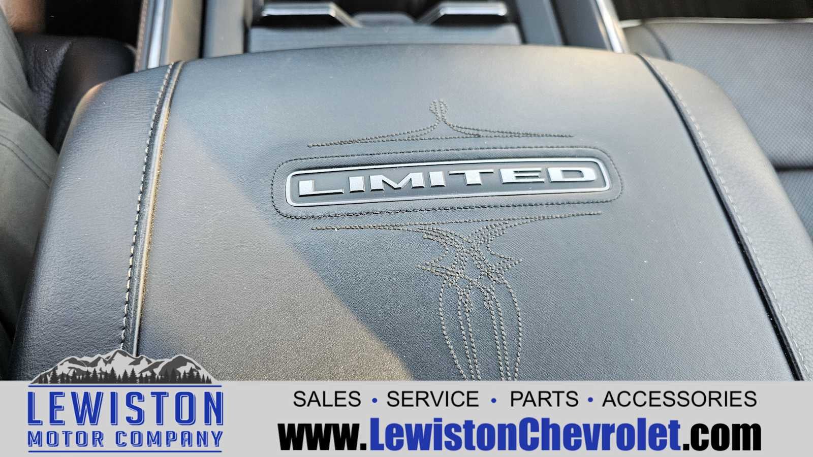 2022 RAM 1500 Limited Crew Cab 4x4 5'7" Box