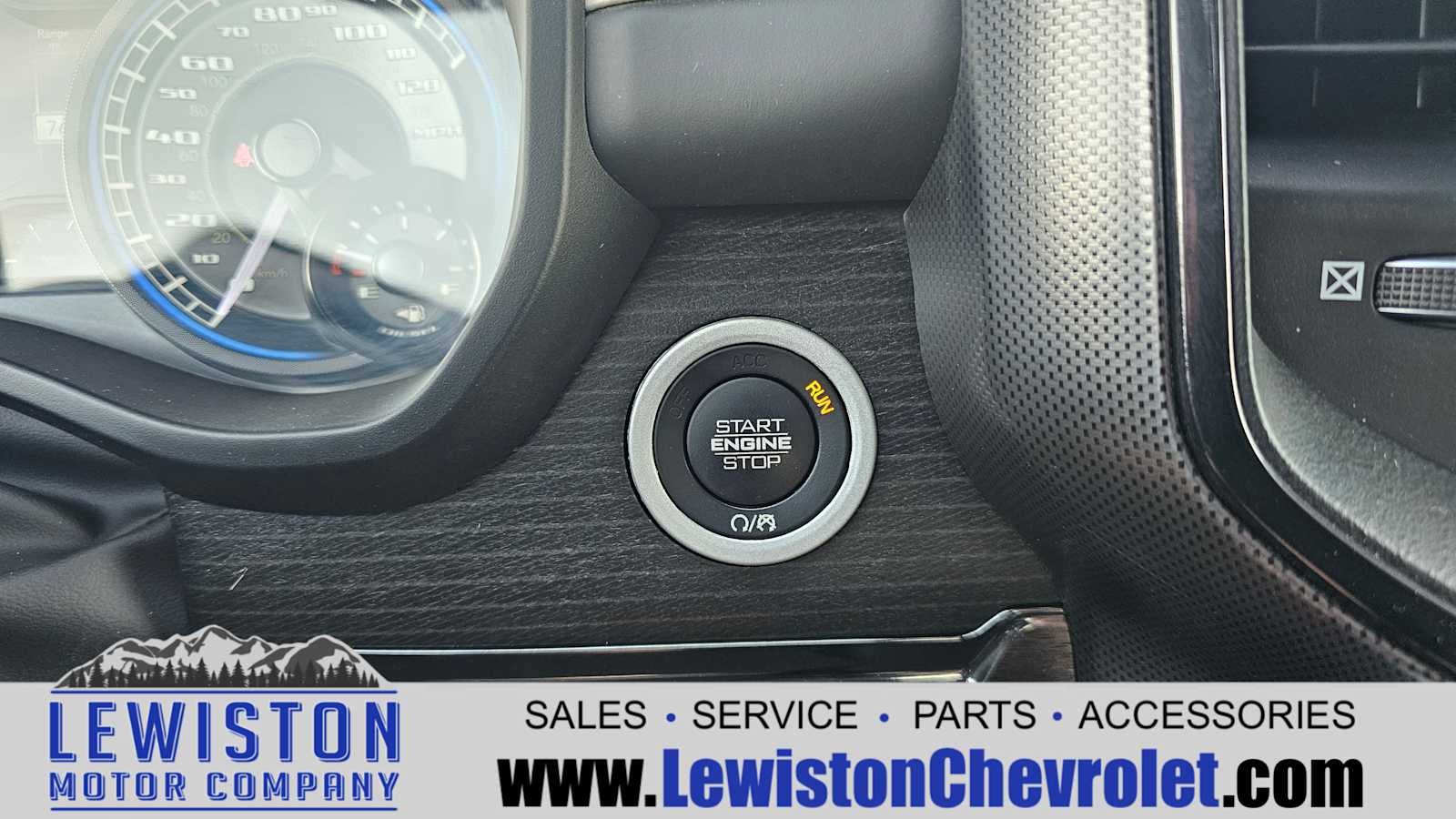 2022 RAM 1500 Limited Crew Cab 4x4 5'7" Box