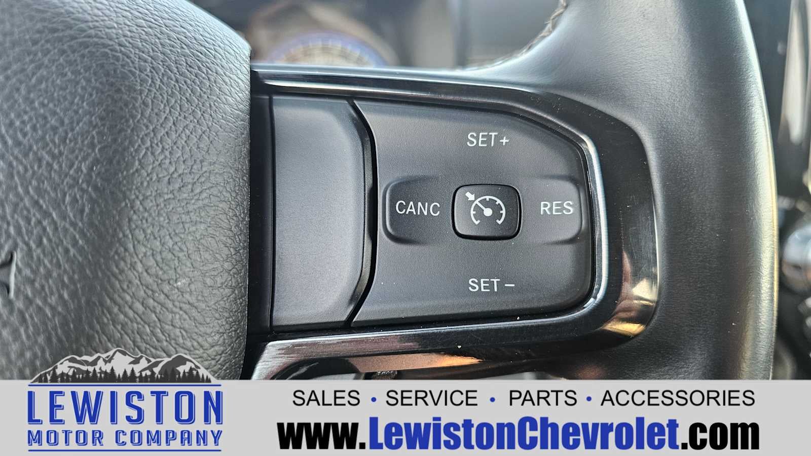 2022 RAM 1500 Limited Crew Cab 4x4 5'7" Box