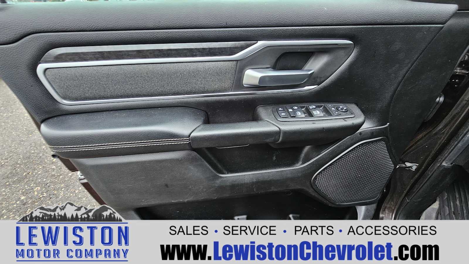 2019 RAM 1500 Big Horn/Lone Star Crew Cab 4x4 6'4" Box