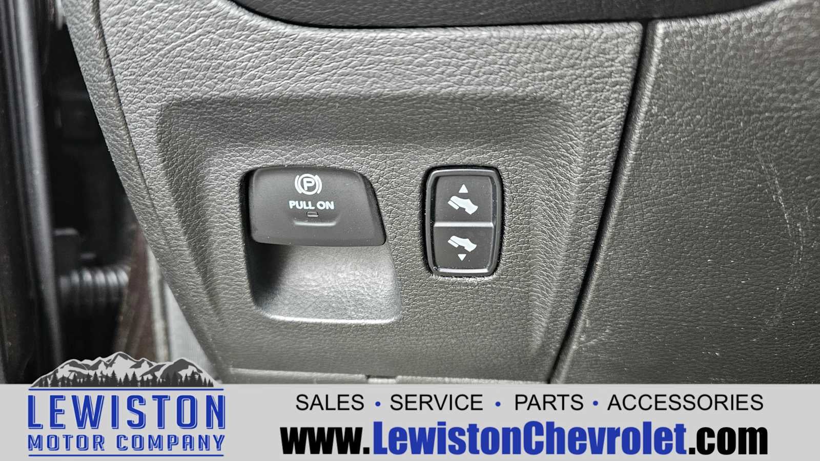 2019 RAM 1500 Big Horn/Lone Star Crew Cab 4x4 6'4" Box