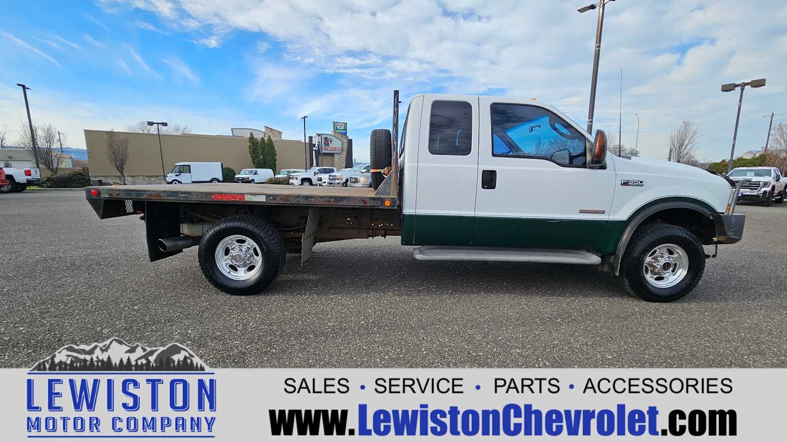 2003 Ford Super Duty F-350 SRW XL