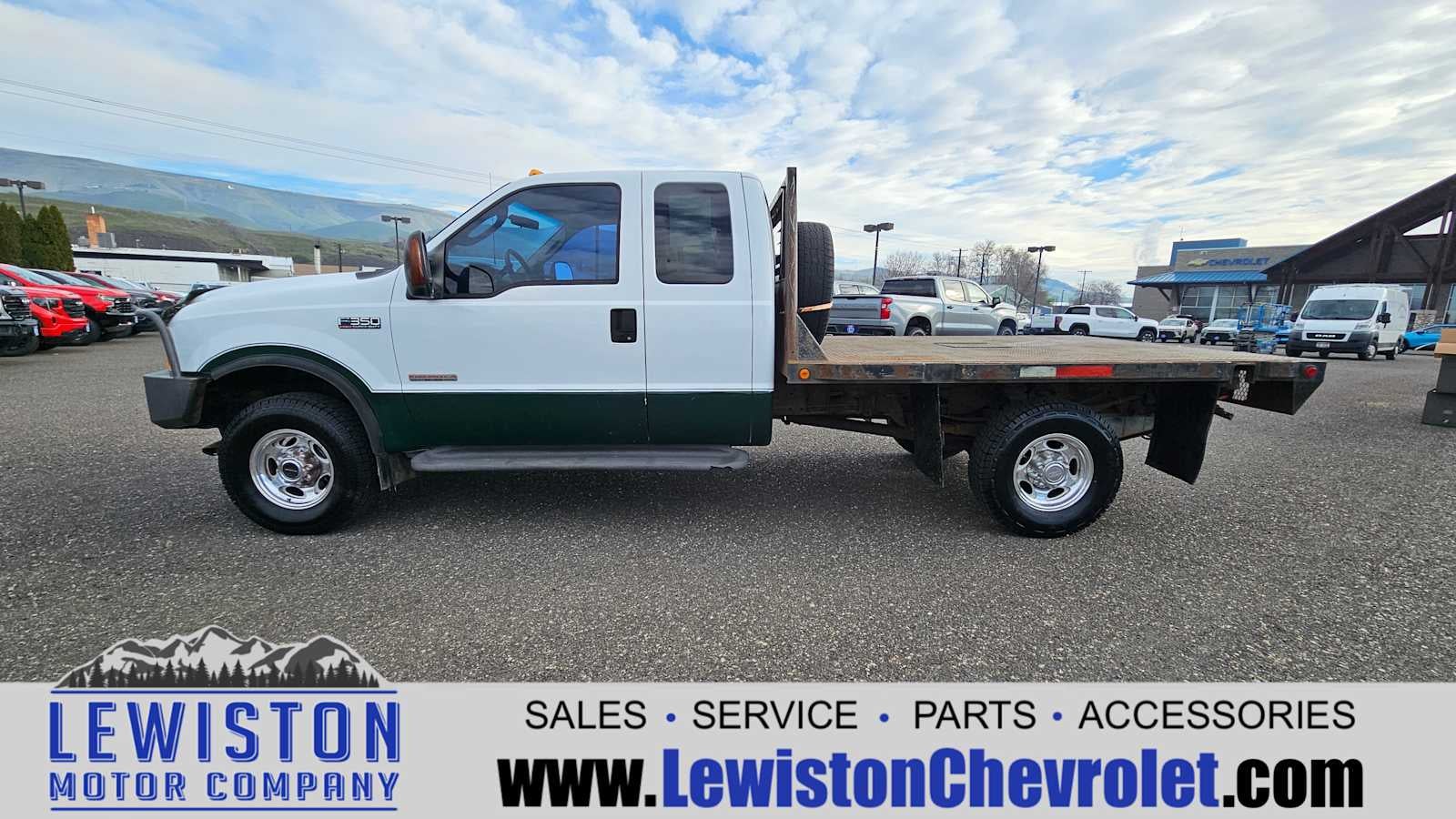 2003 Ford Super Duty F-350 SRW XL