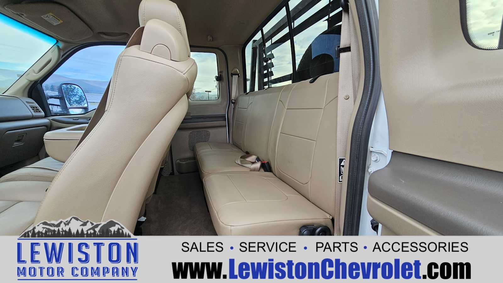 2003 Ford Super Duty F-350 SRW XL