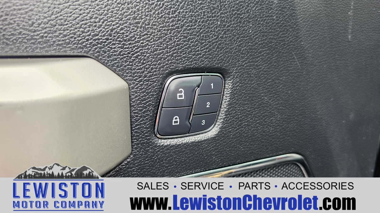 2017 Ford F-350 LARIAT