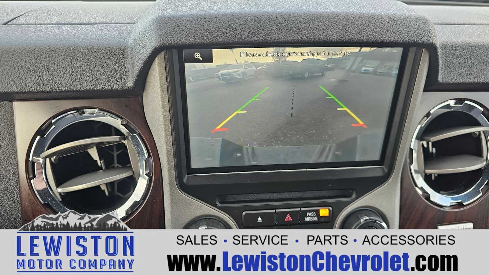 2015 Ford Super Duty F-350 DRW XLT