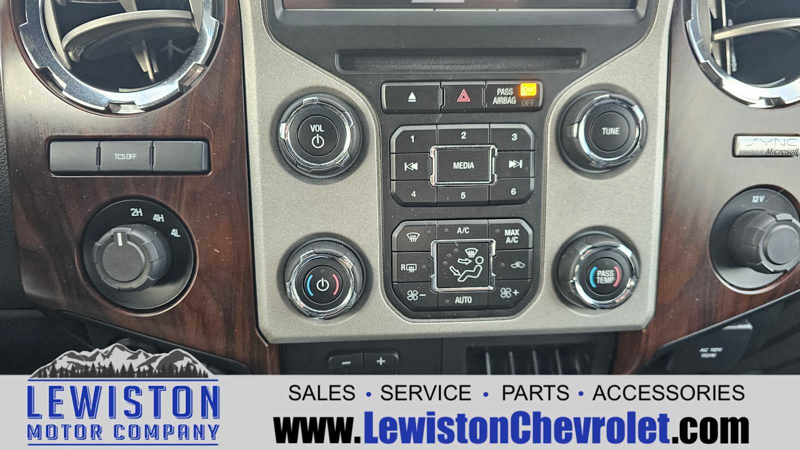 2015 Ford Super Duty F-350 DRW XLT