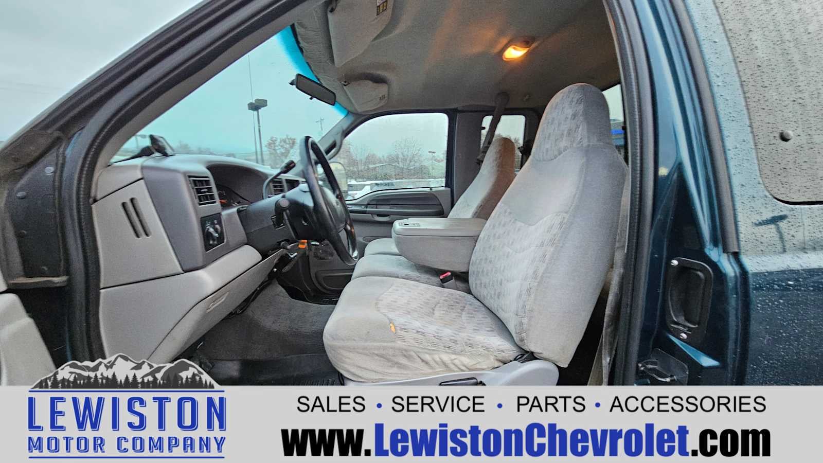 1999 Ford Super Duty F-350 SRW XL