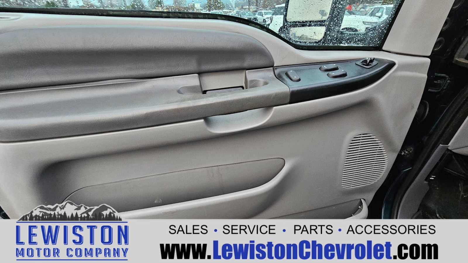 1999 Ford Super Duty F-350 SRW XL