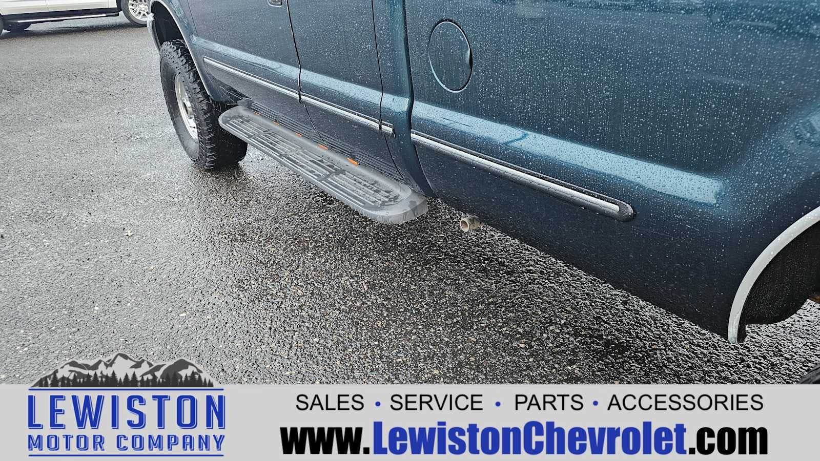 1999 Ford Super Duty F-350 SRW XL