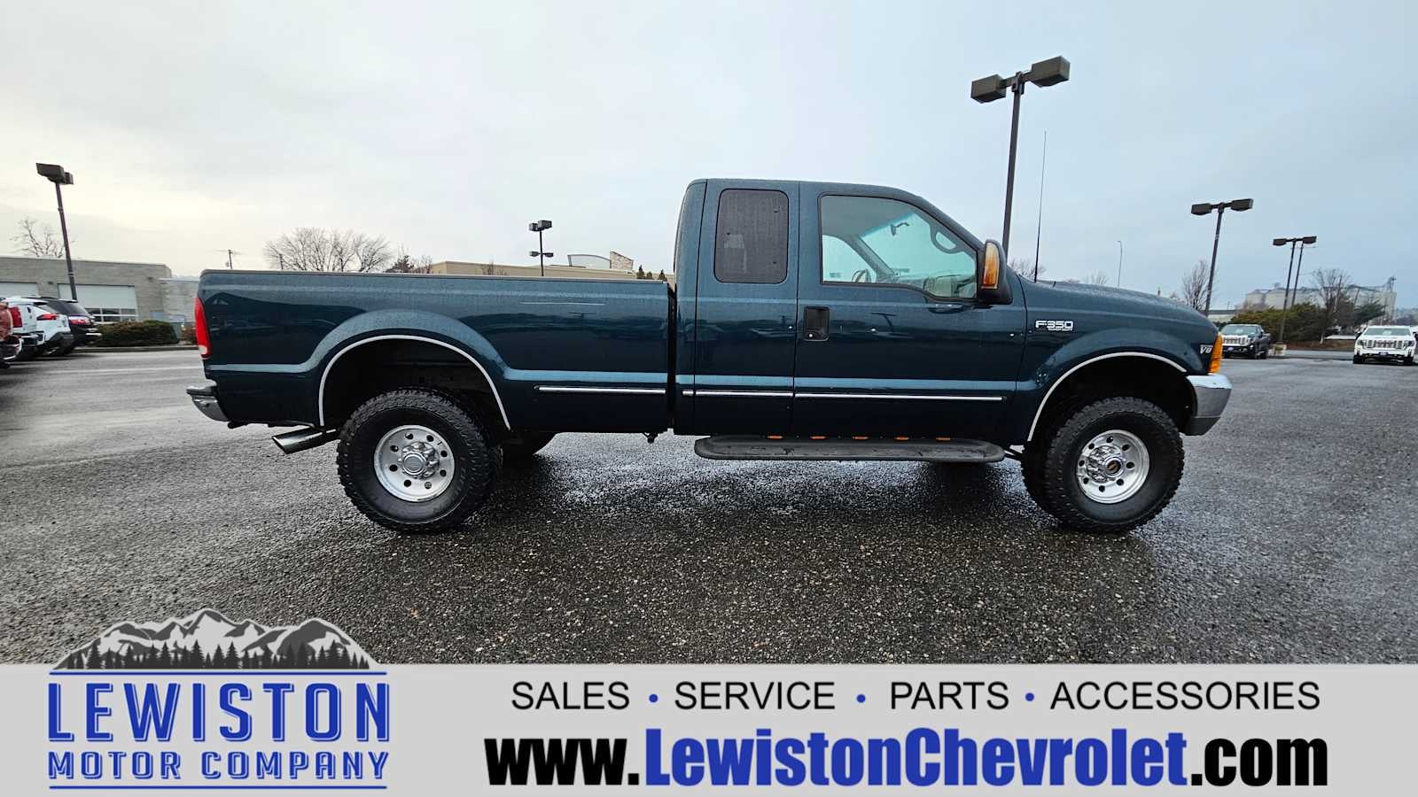 1999 Ford Super Duty F-350 SRW XL
