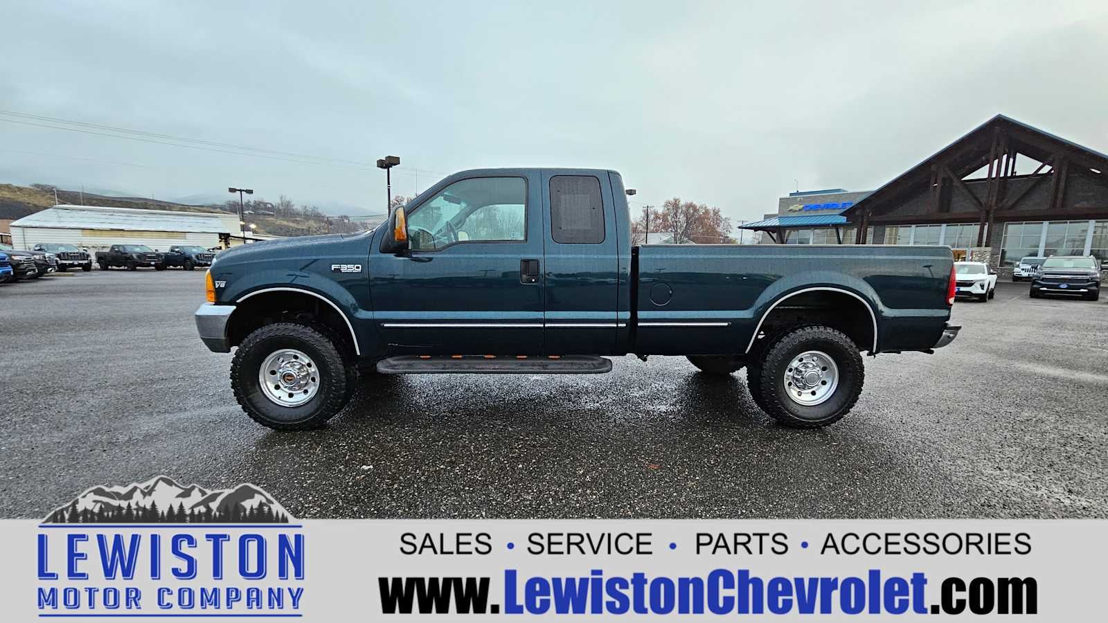 1999 Ford Super Duty F-350 SRW XL