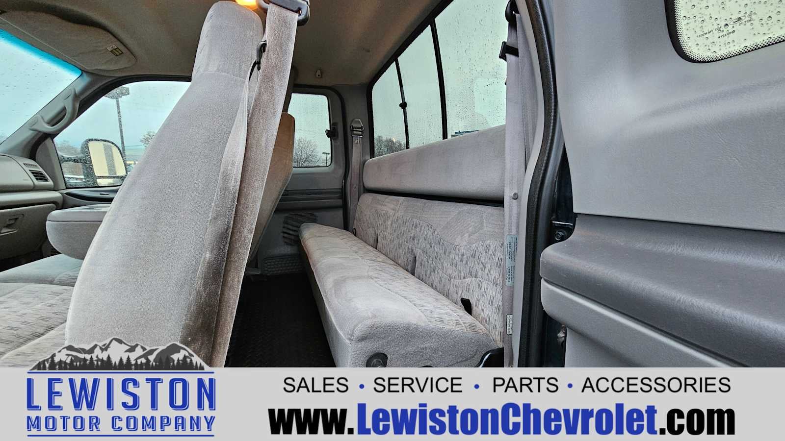 1999 Ford Super Duty F-350 SRW XL