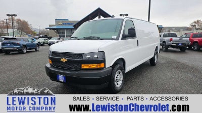 2025 Chevrolet Express Cargo 3500 WT