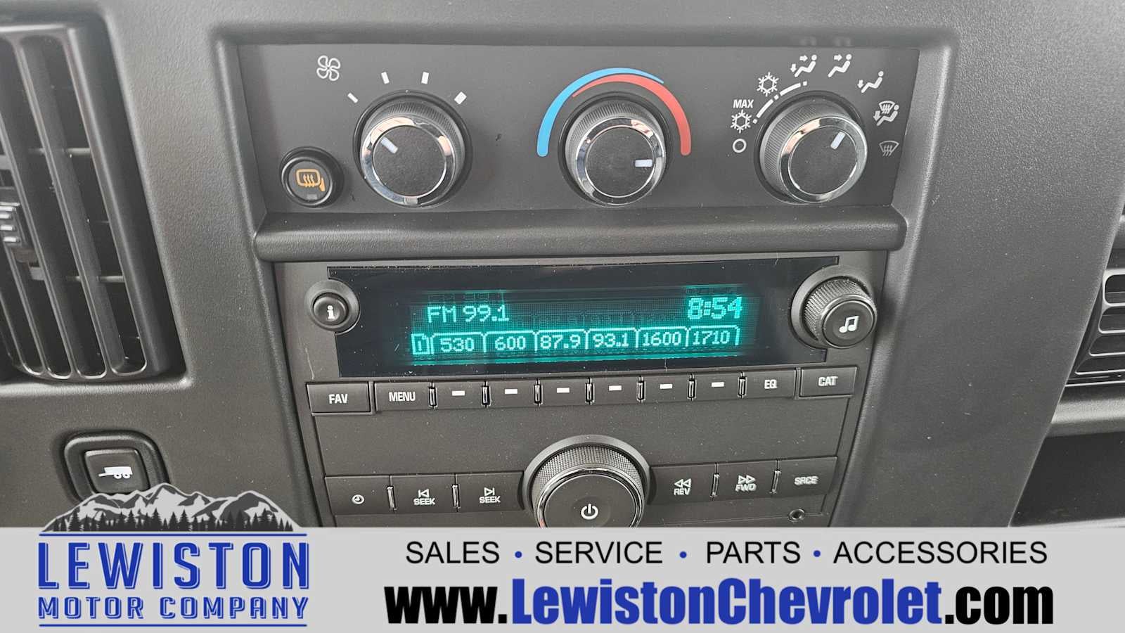 2025 Chevrolet Express Cargo 3500 WT