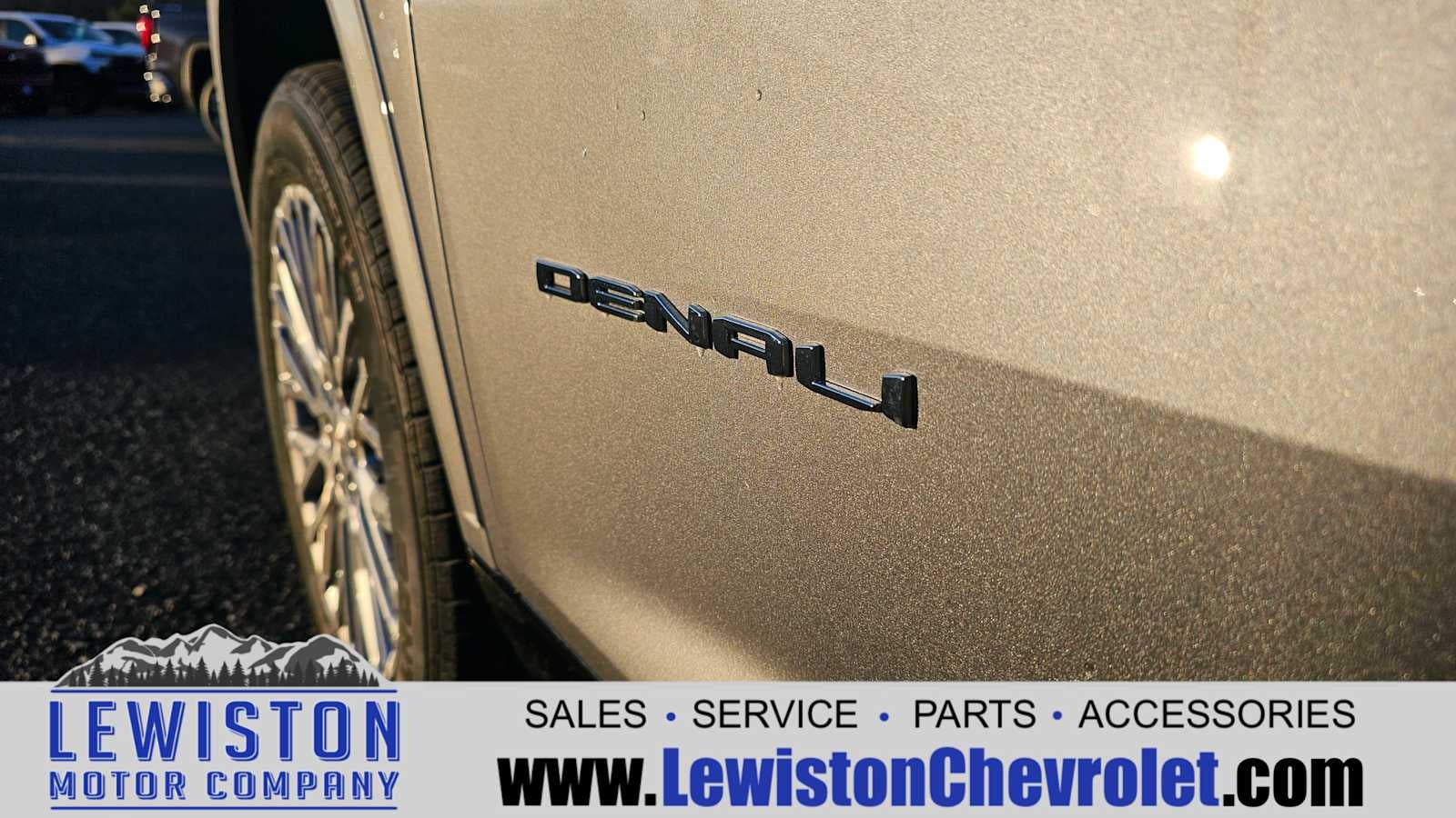 2026 GMC Acadia Denali