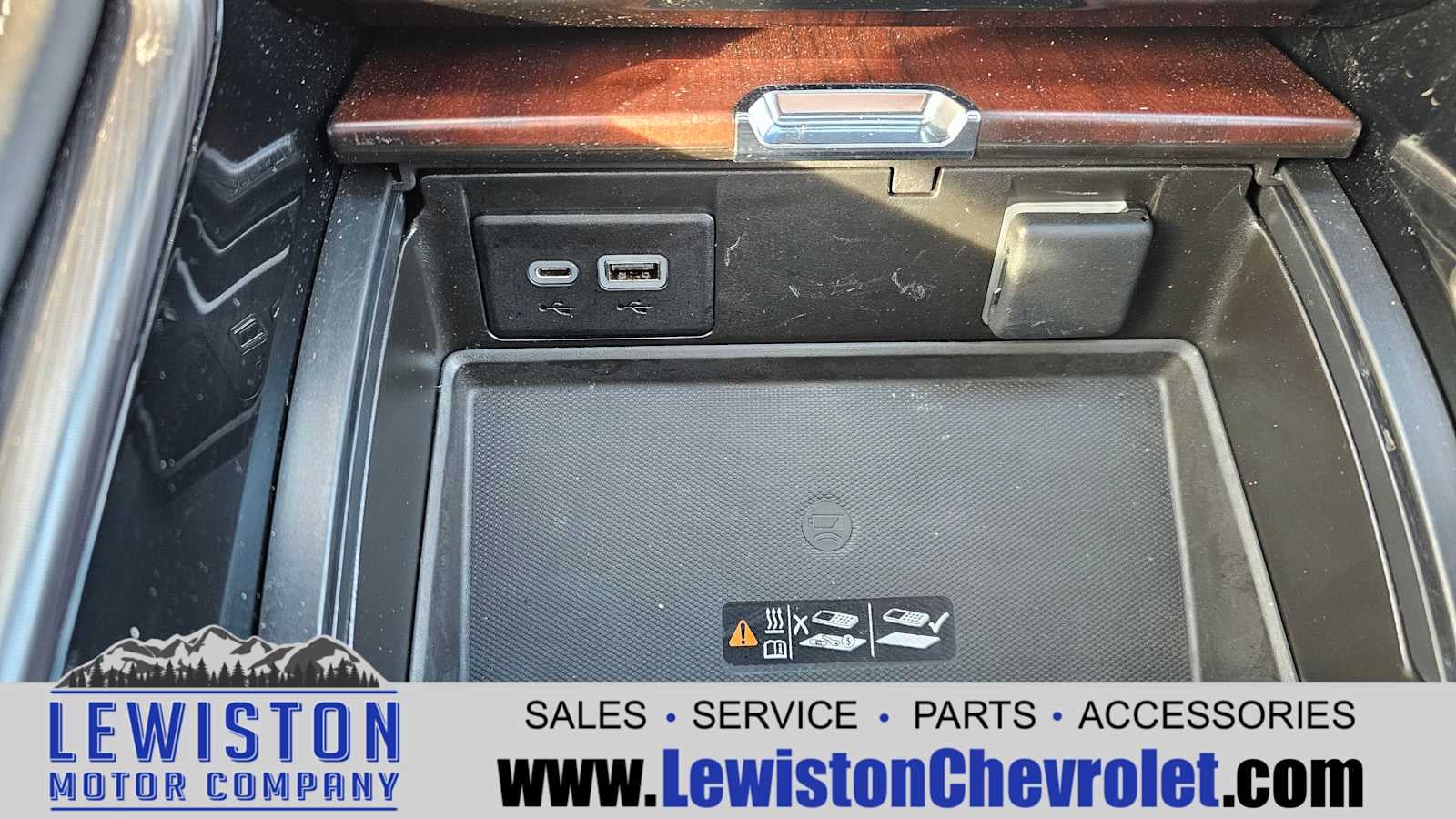 2023 GMC Yukon XL Denali Ultimate