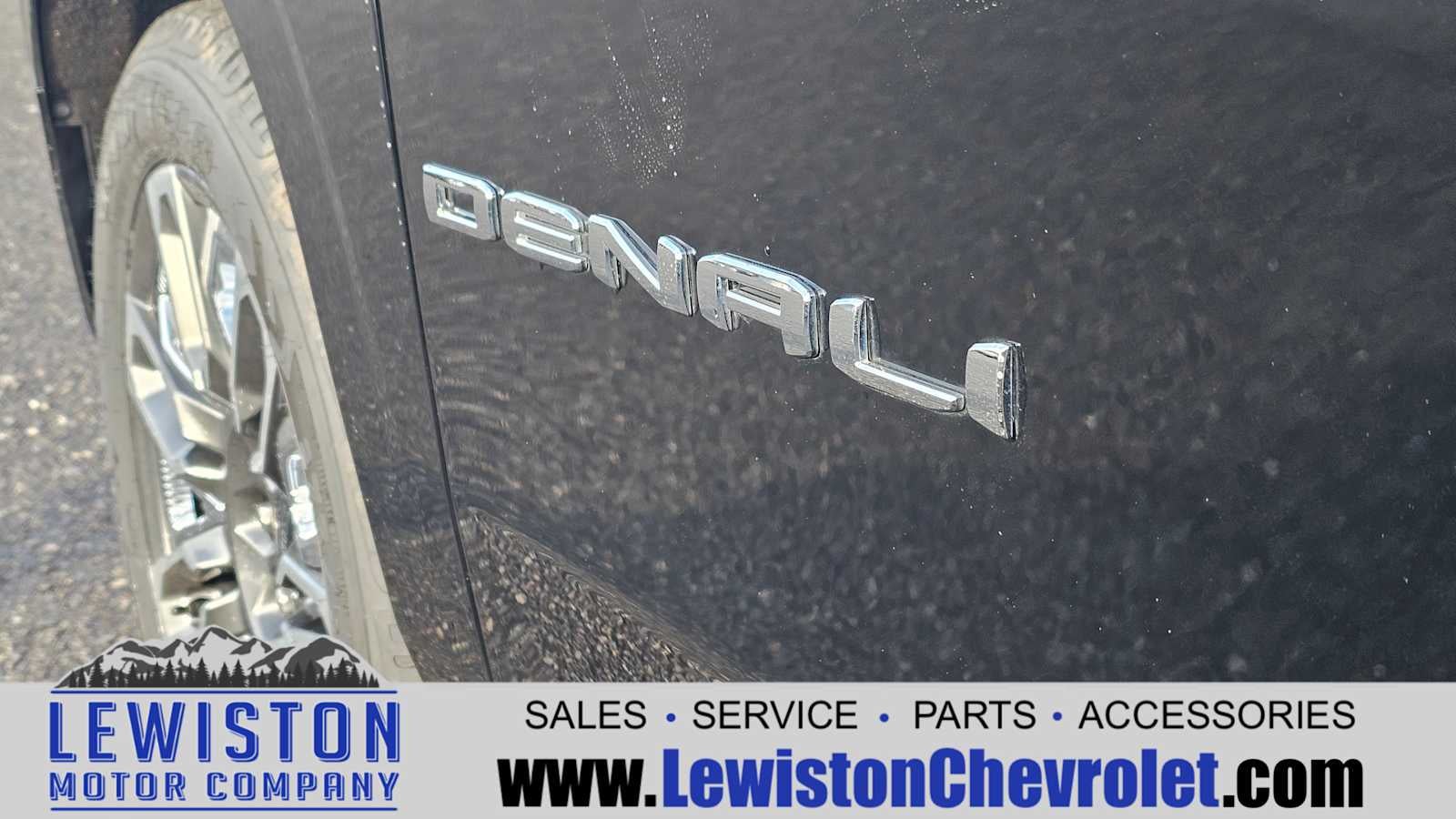 2023 GMC Yukon XL Denali Ultimate