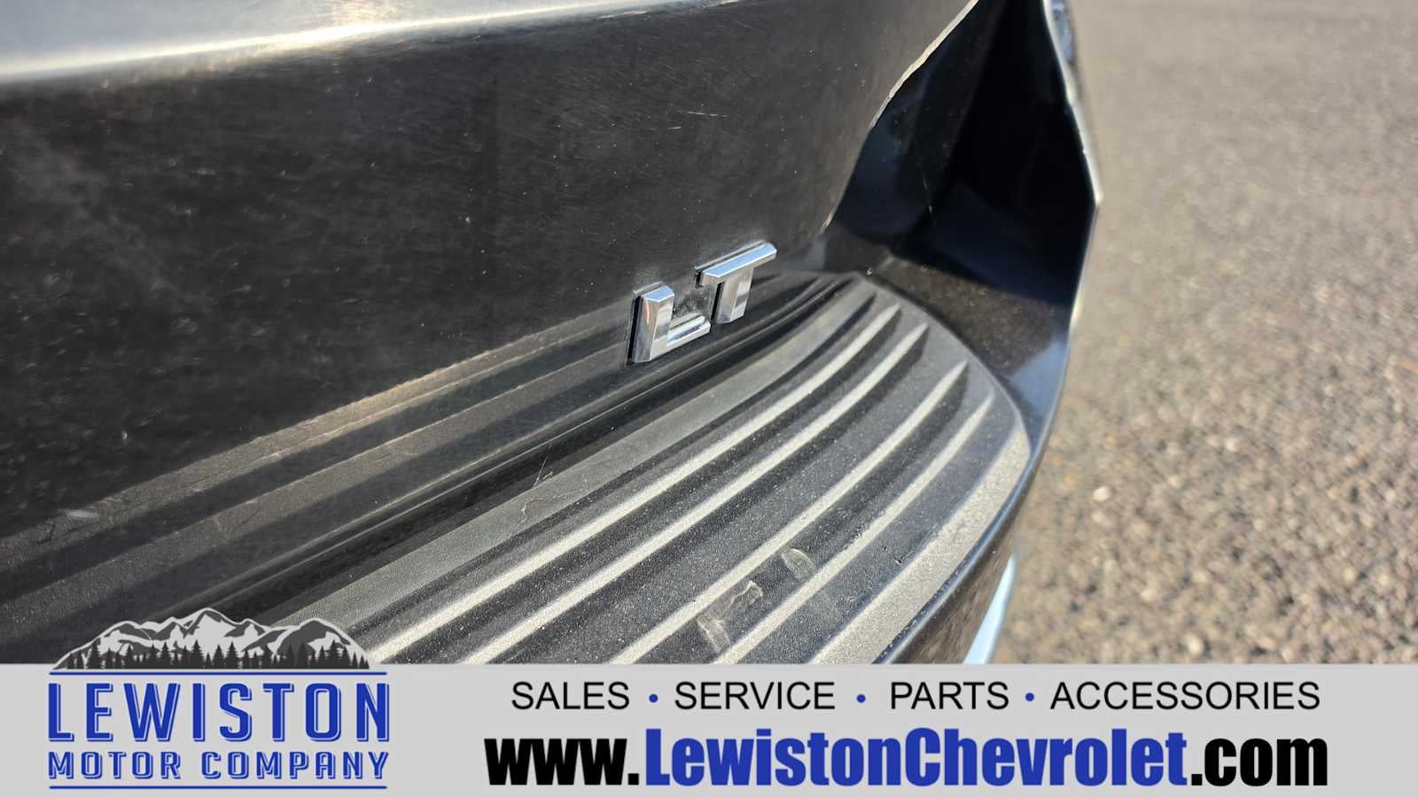 2024 Chevrolet Suburban LT