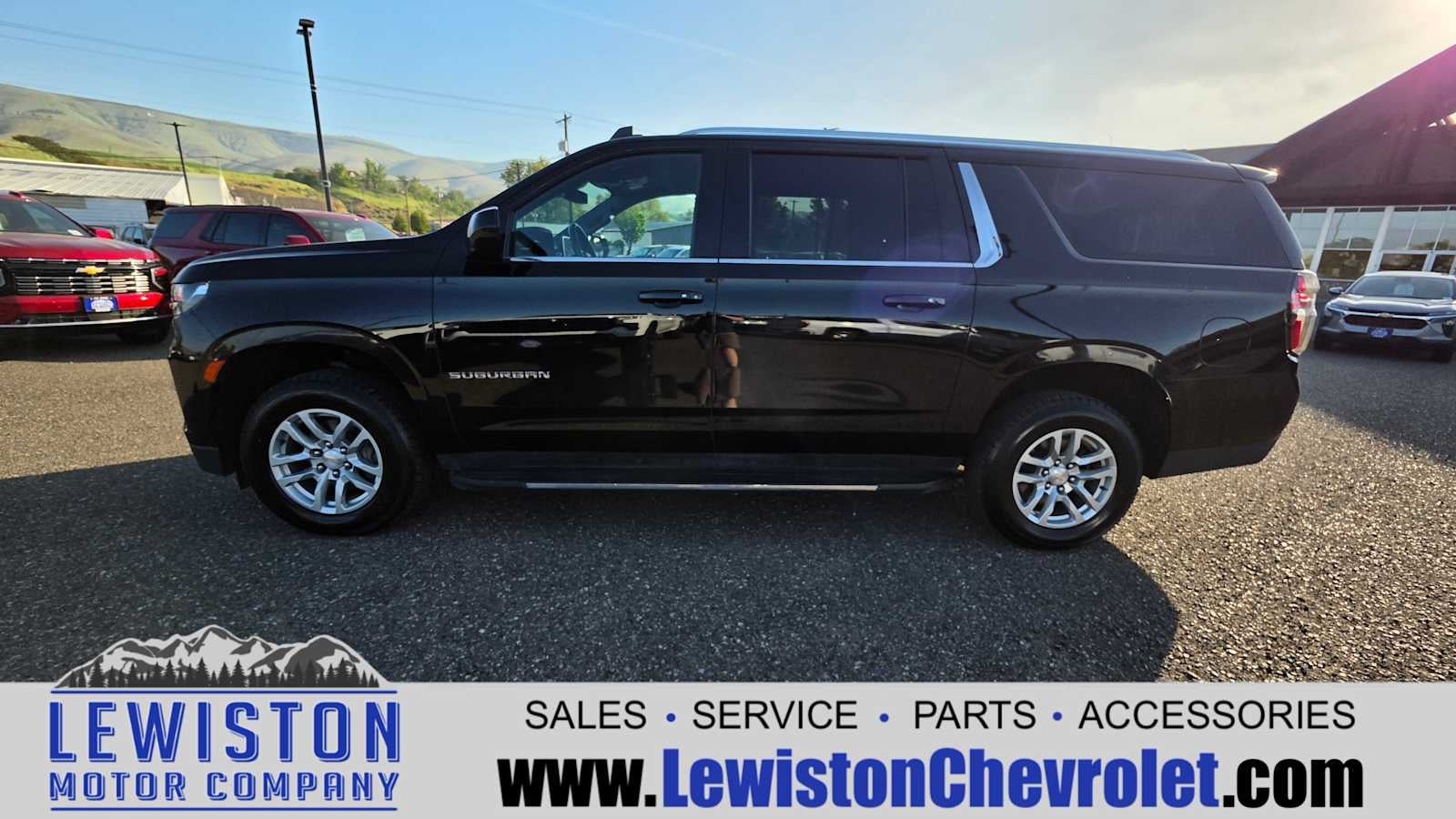 2024 Chevrolet Suburban LT