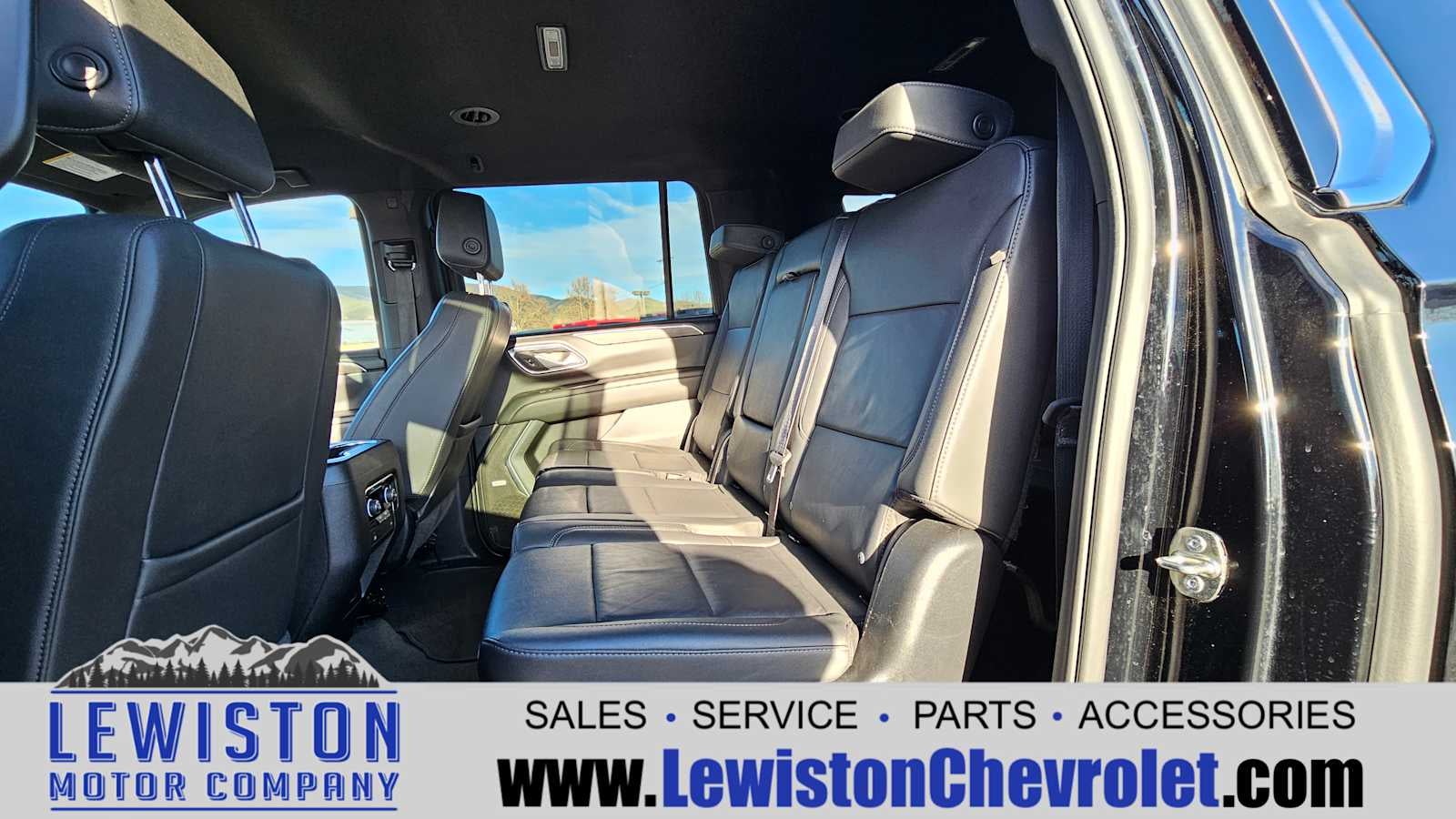 2024 Chevrolet Suburban LT