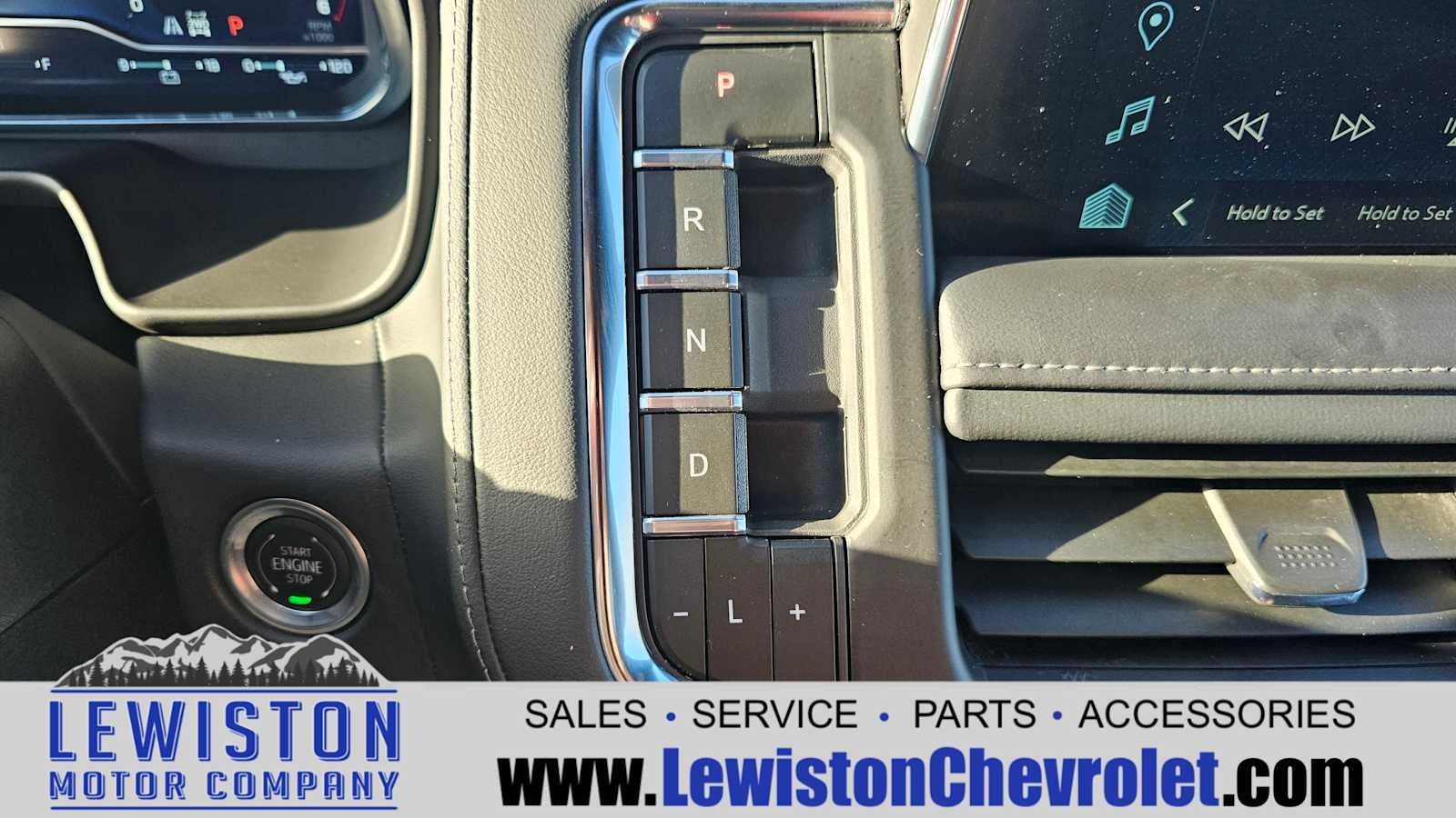 2024 Chevrolet Suburban LT