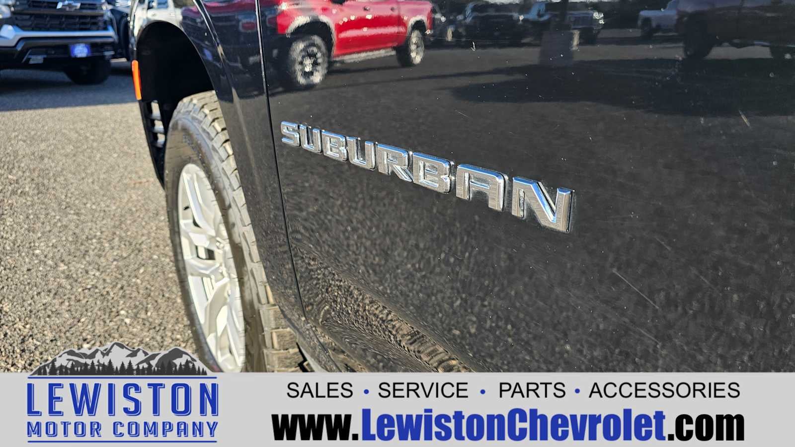 2024 Chevrolet Suburban LT