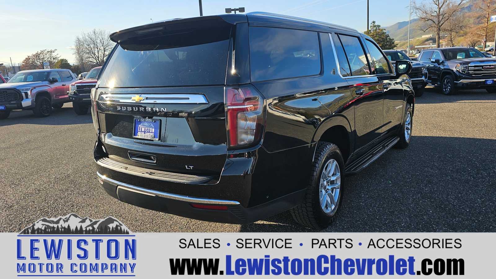 2024 Chevrolet Suburban LT