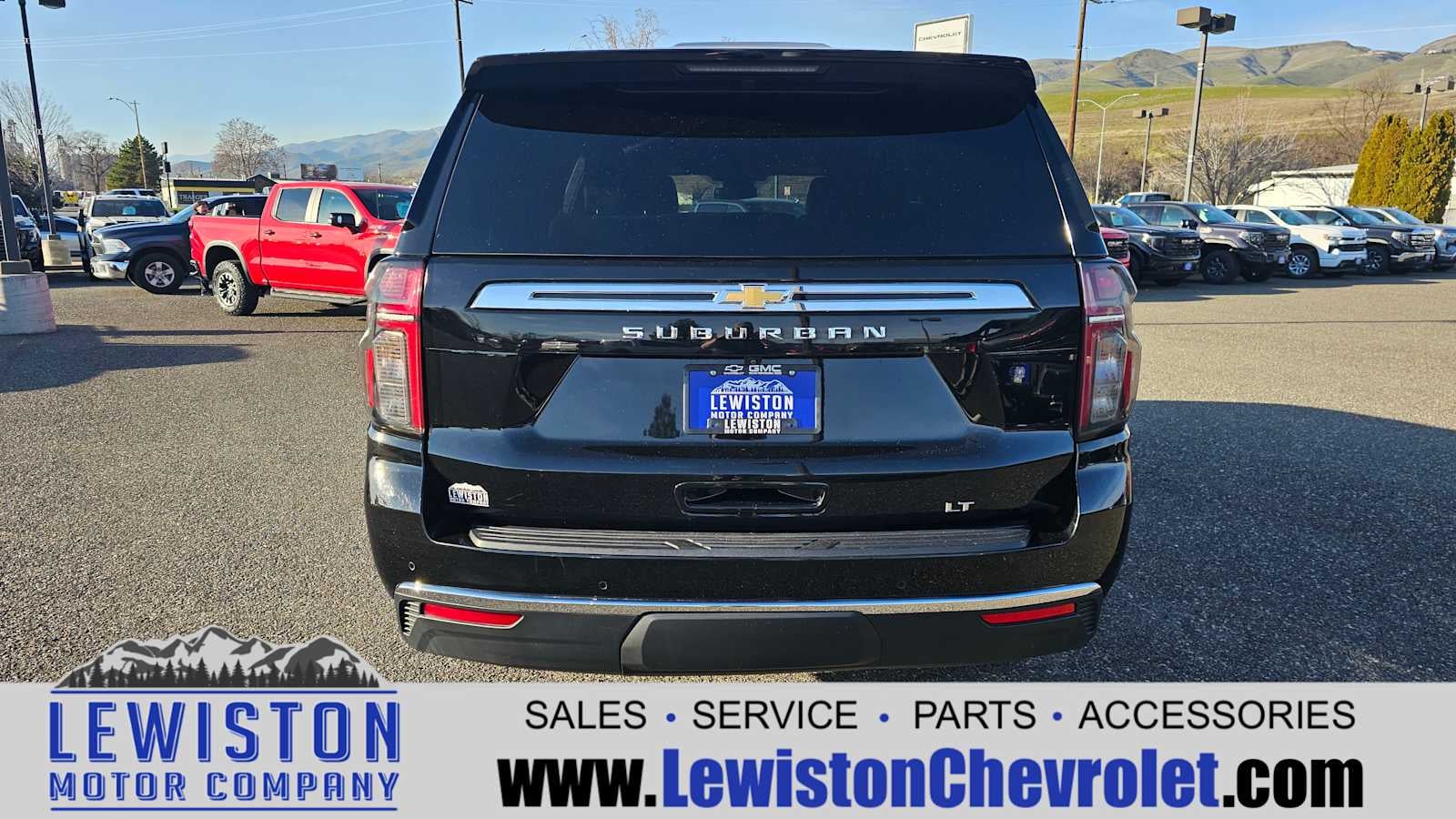 2024 Chevrolet Suburban LT