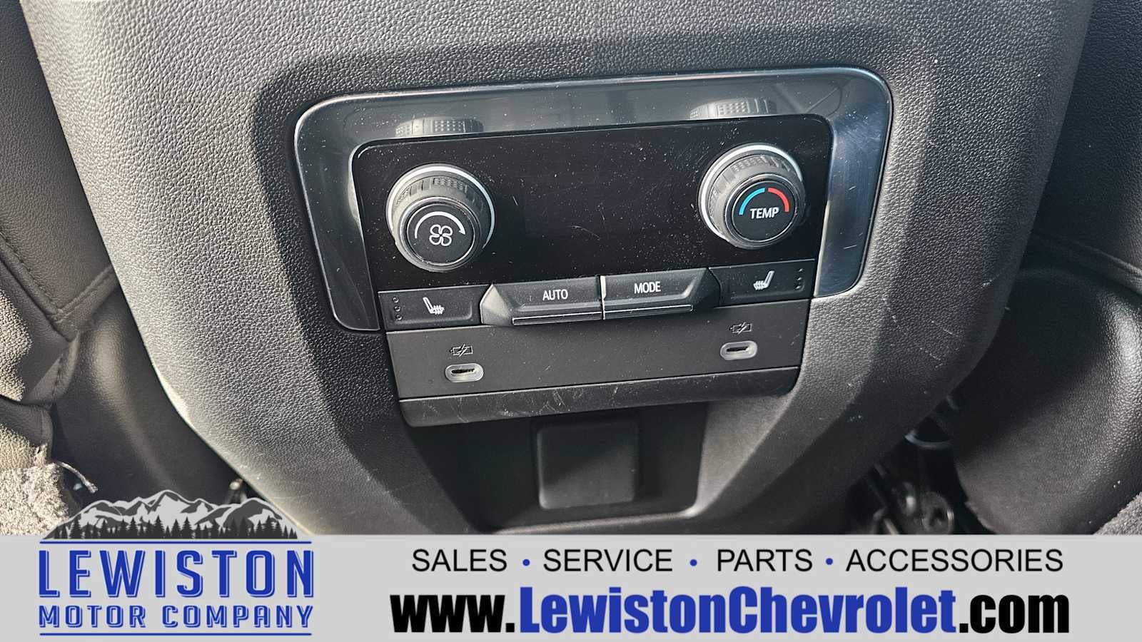 2021 Chevrolet Suburban RST