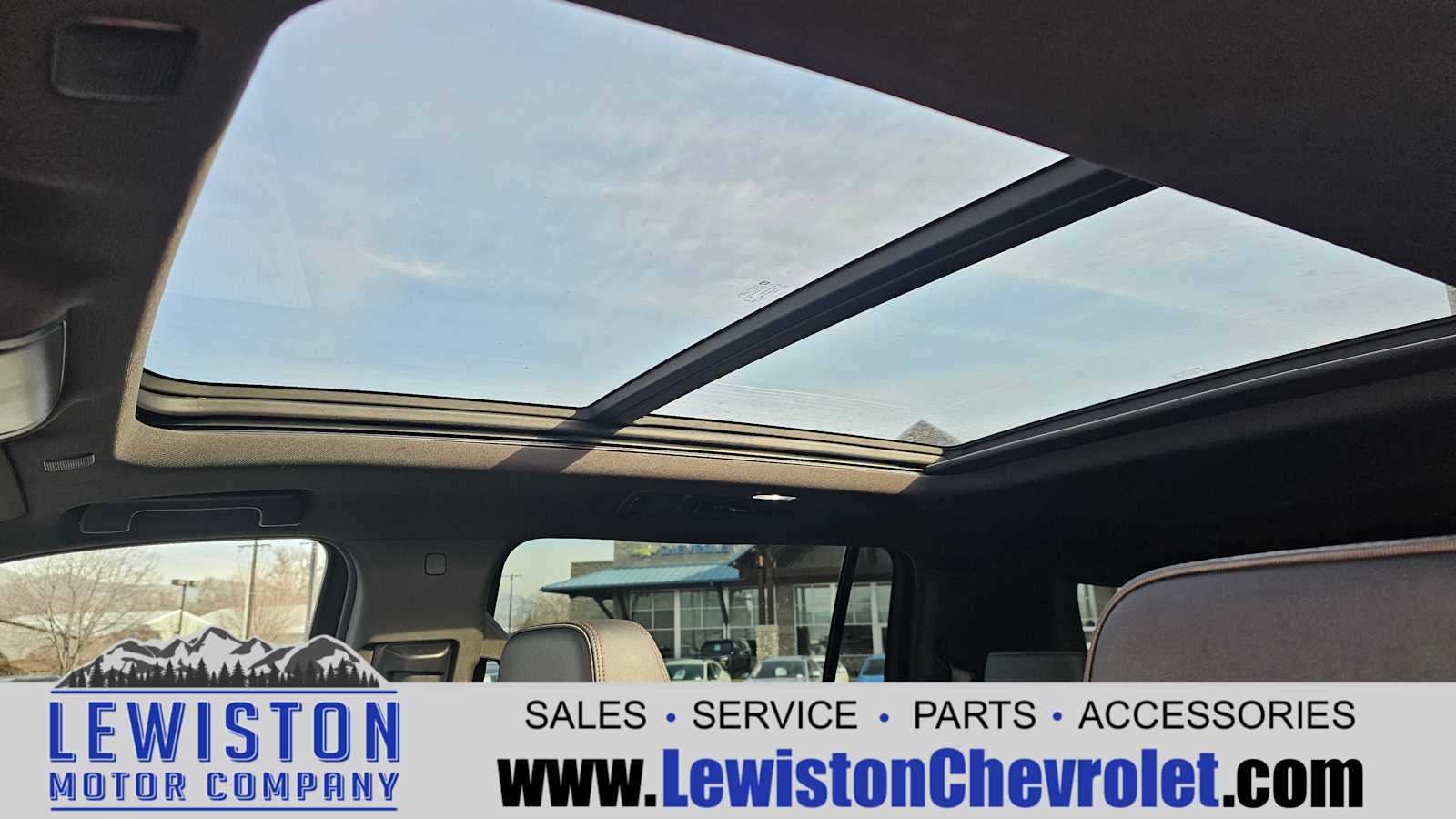 2021 Chevrolet Suburban RST