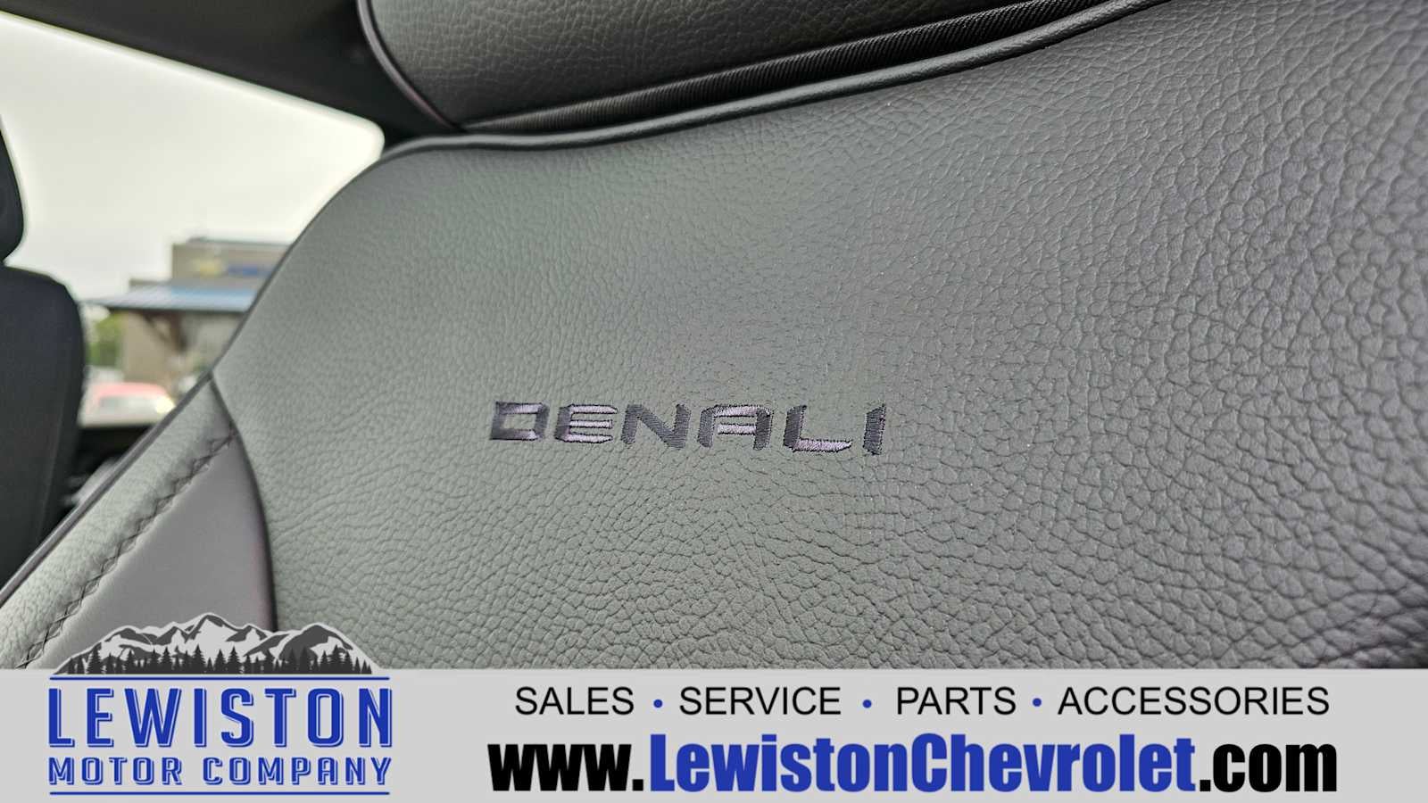 2025 GMC Sierra 3500 HD Denali