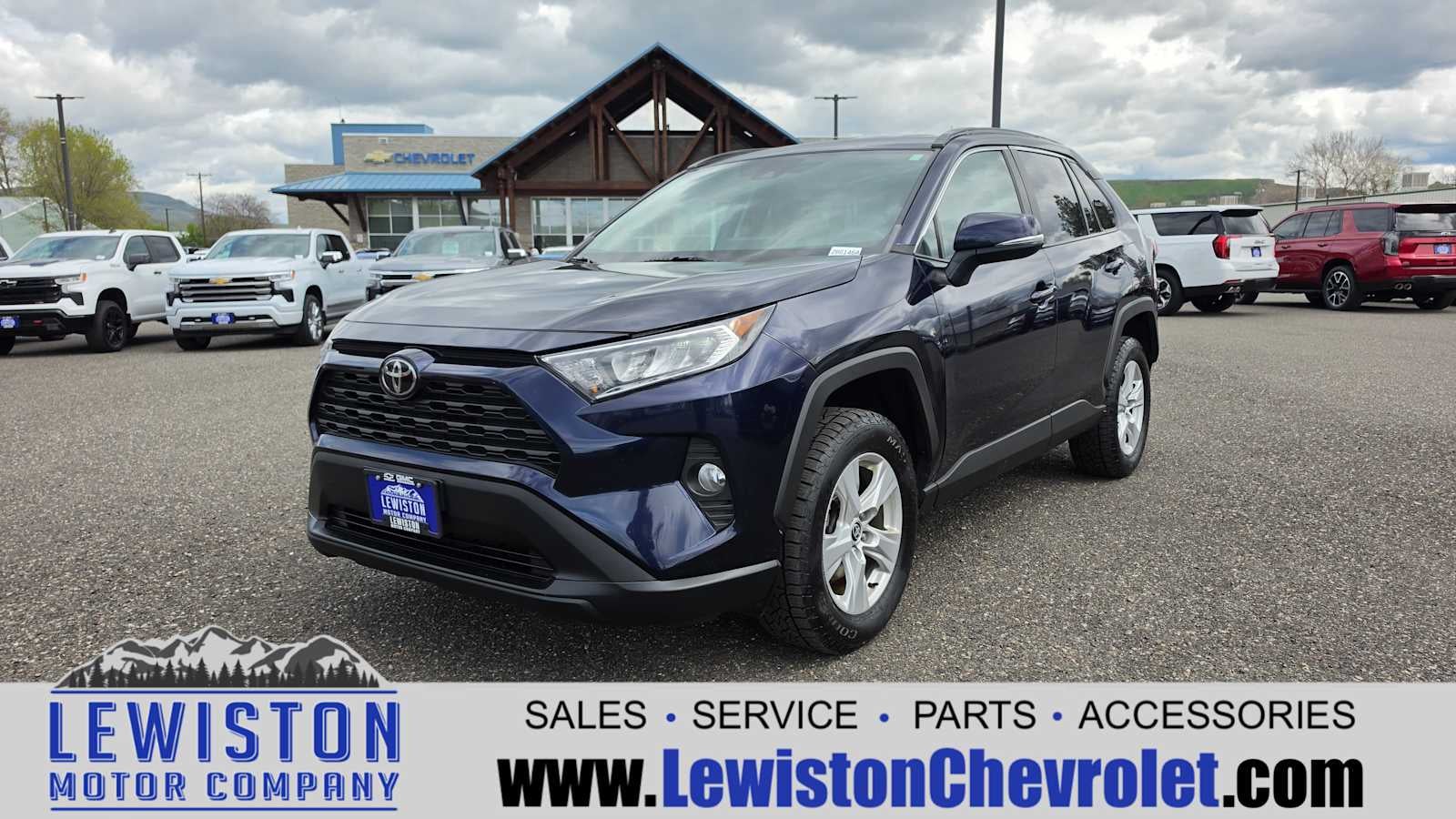 2021 Toyota RAV4 XLE AWD's photo