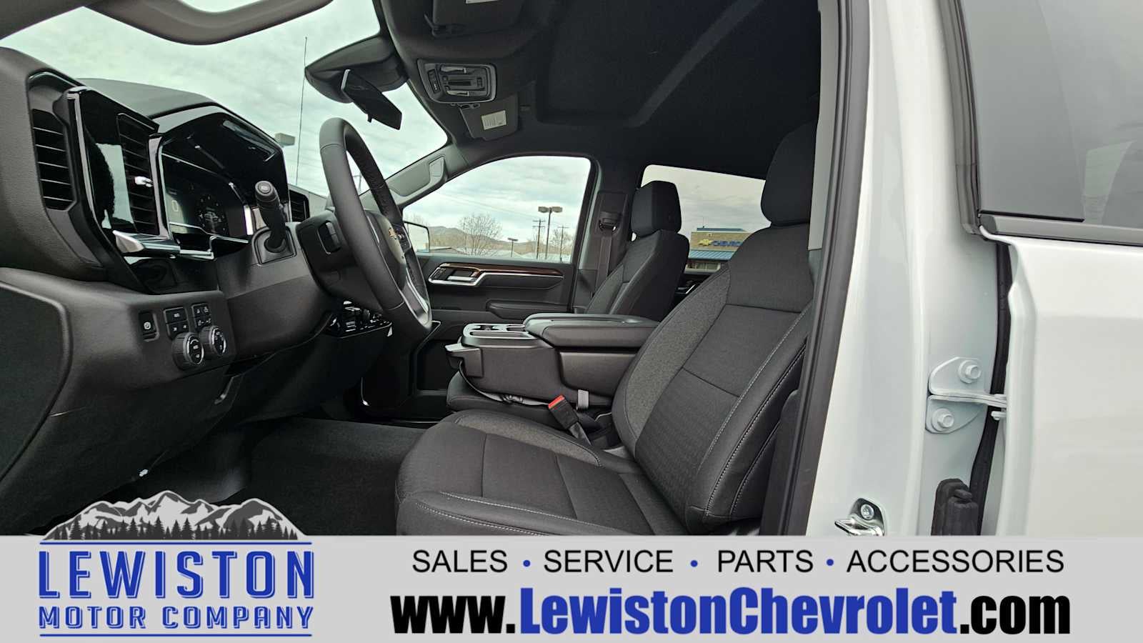 2025 Chevrolet Silverado 1500 LT