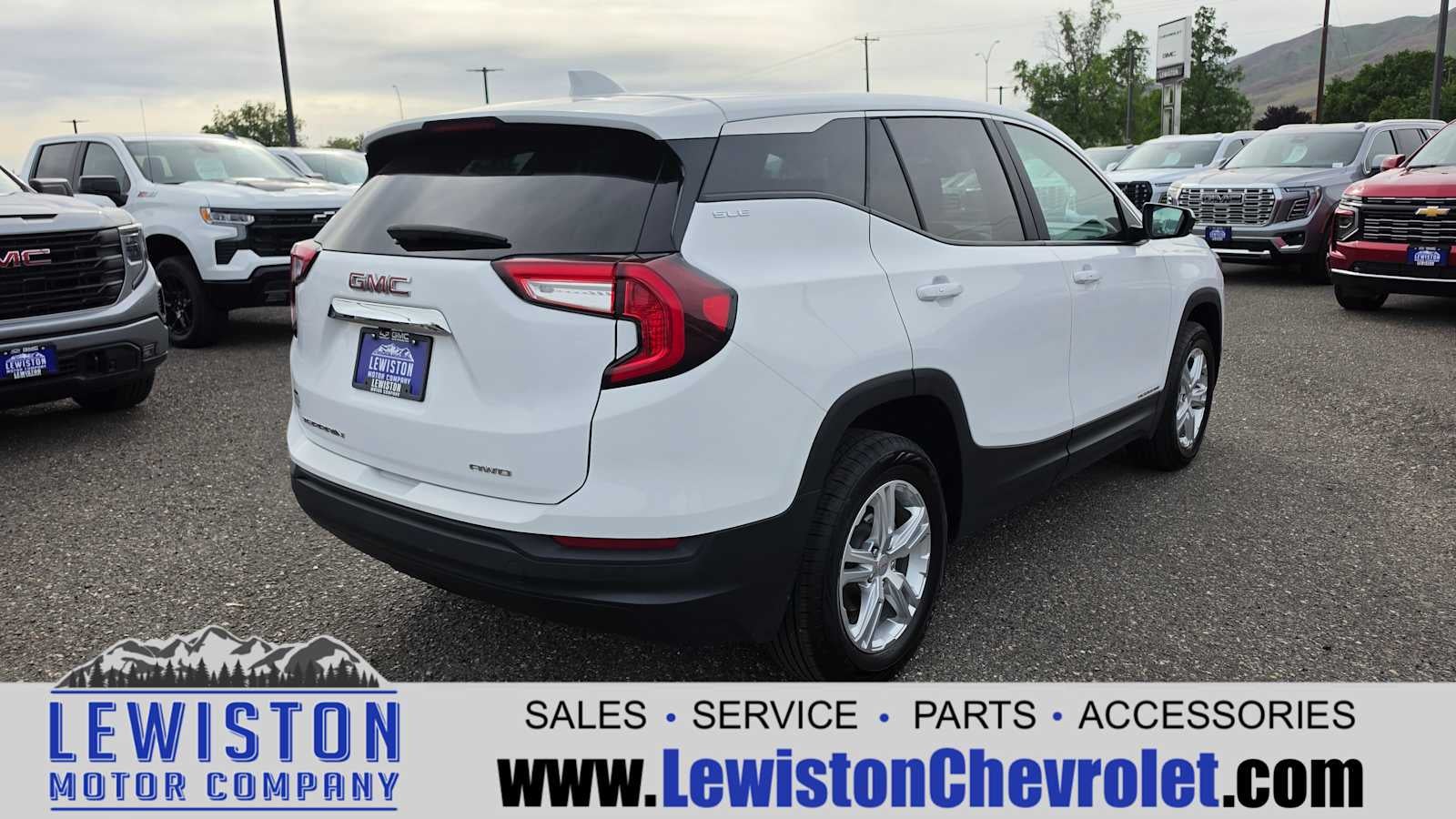 2024 GMC Terrain SLE