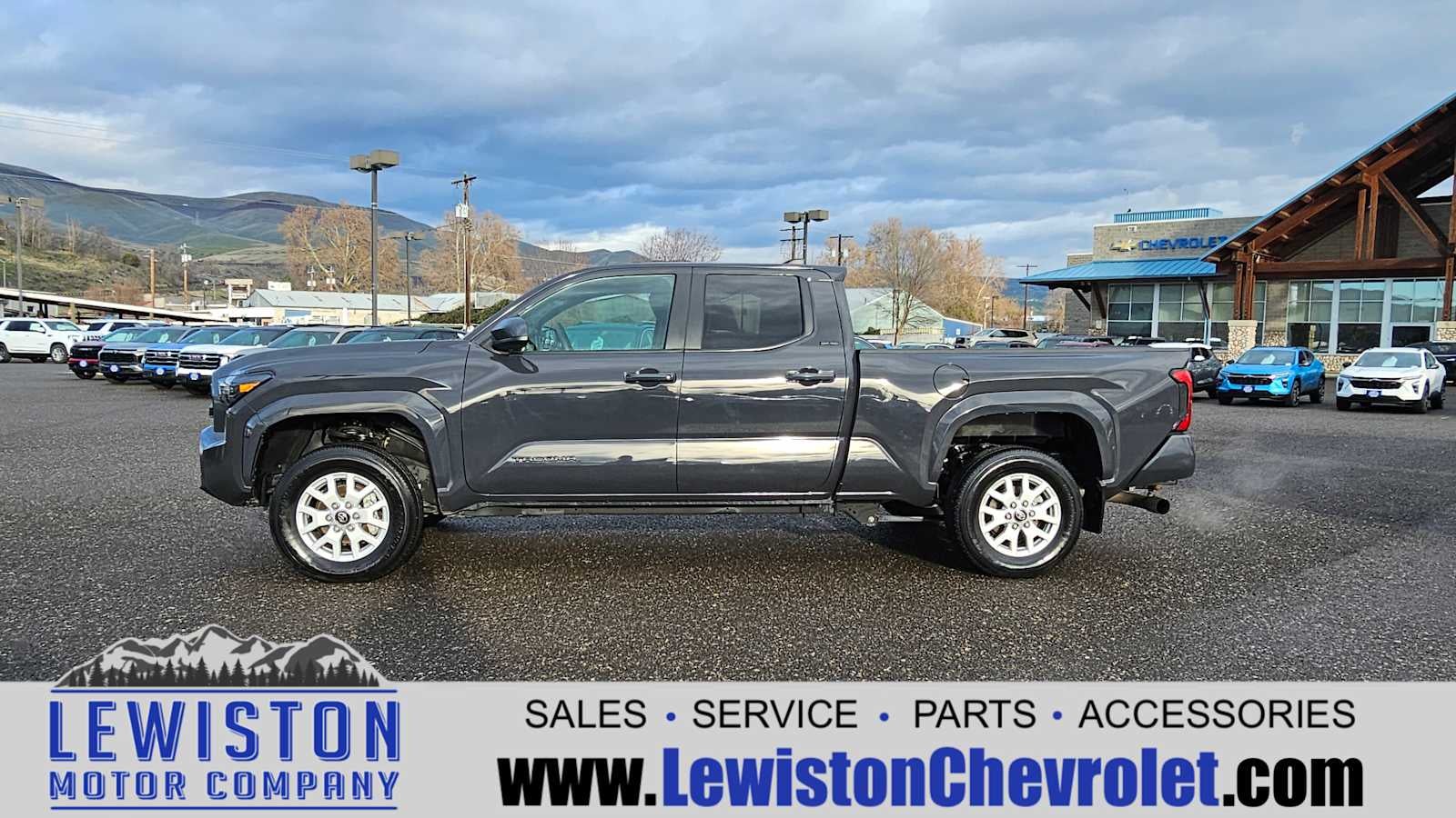 2024 Toyota Tacoma SR5