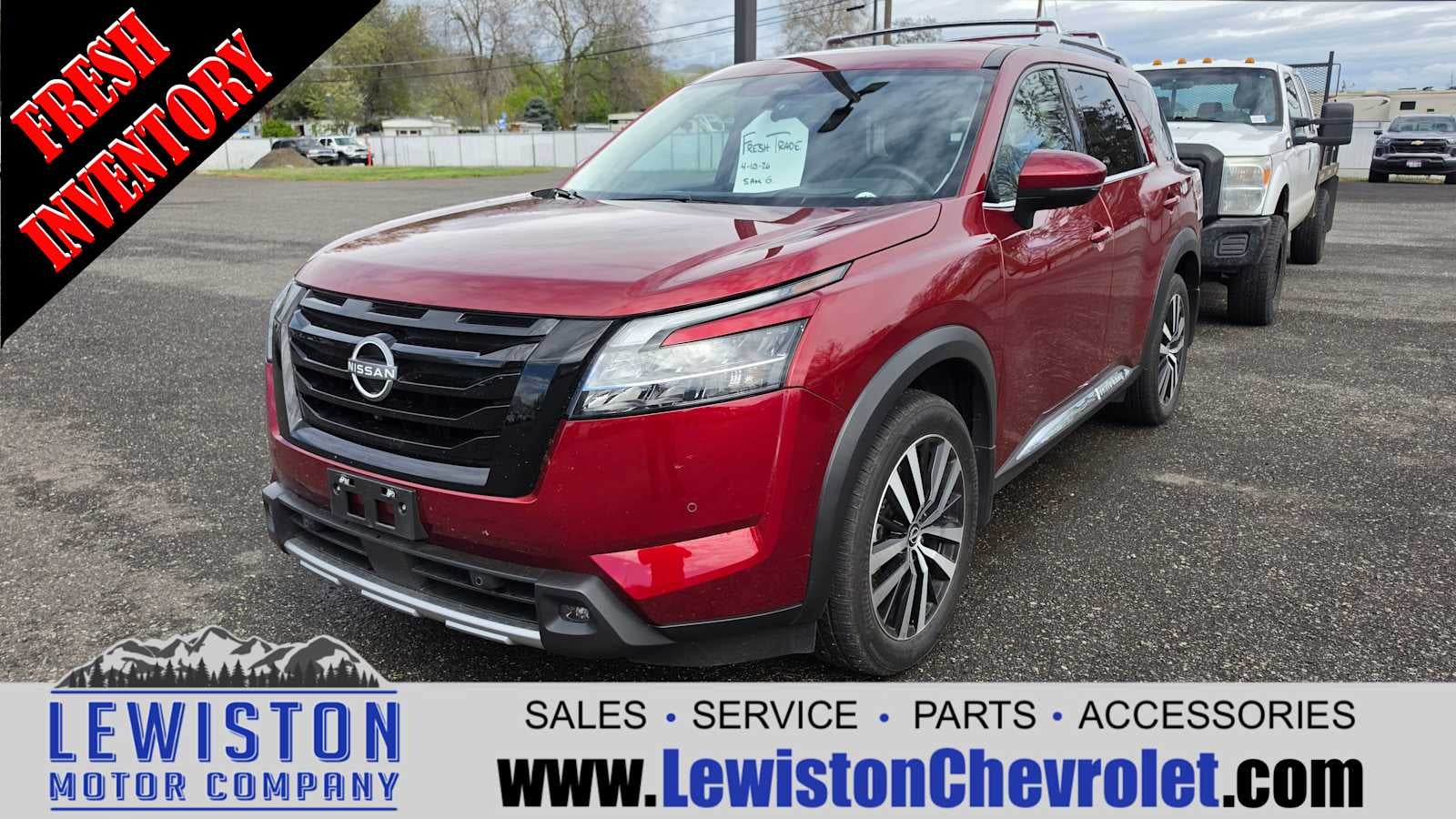 2024 Nissan Pathfinder Platinum 4WD