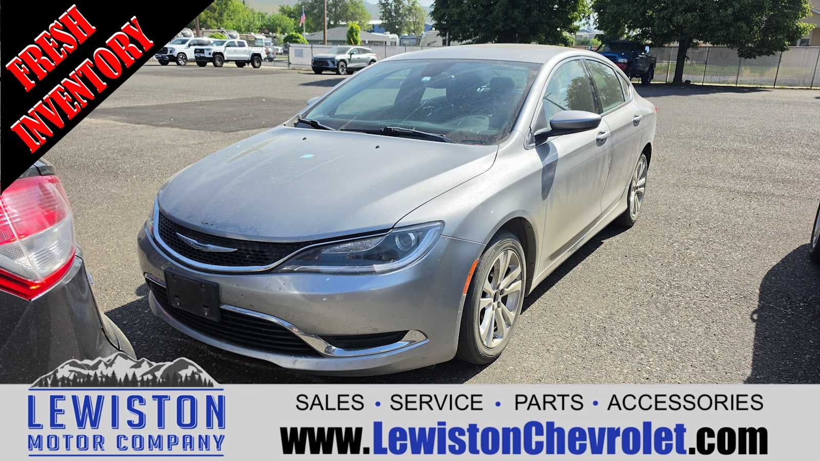 2015 Chrysler 200 Limited's photo