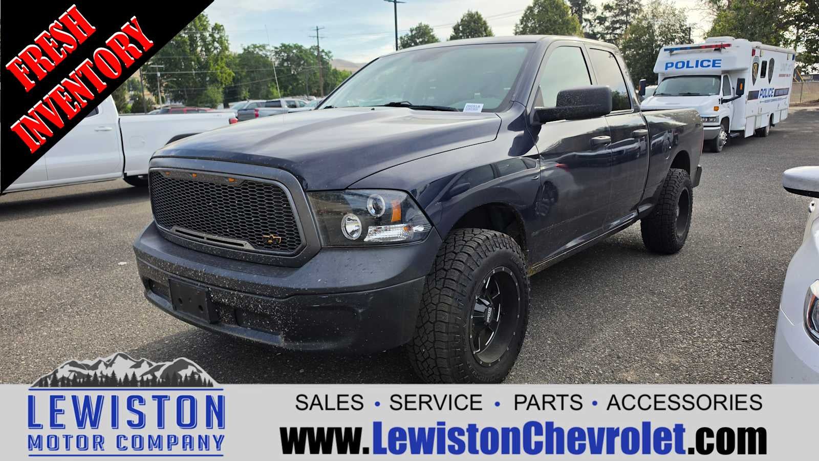 2017 RAM 1500 Tradesman Quad Cab 4x4 6'4" Box