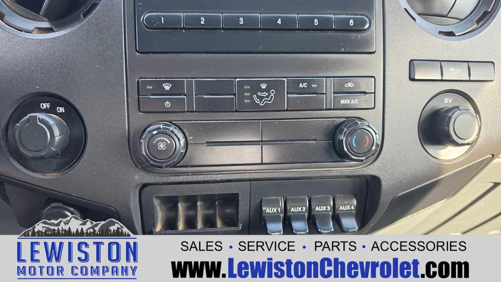 2012 Ford Super Duty F-350 SRW XL