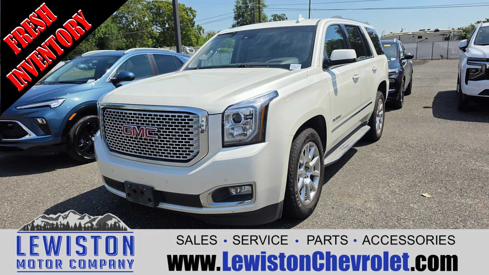 2015 GMC Yukon 4WD Denali's photo