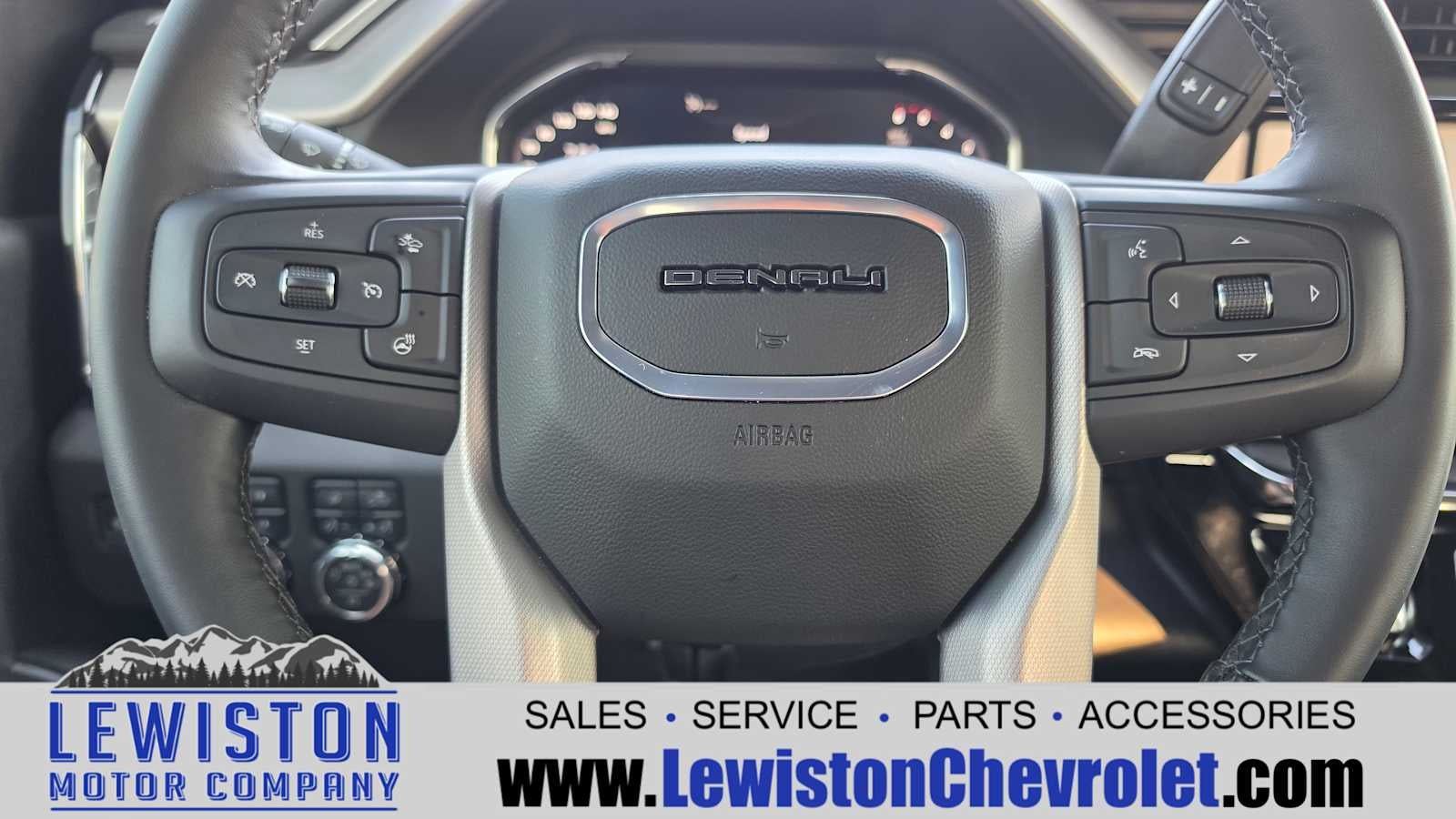 2025 GMC Sierra 2500 HD Denali