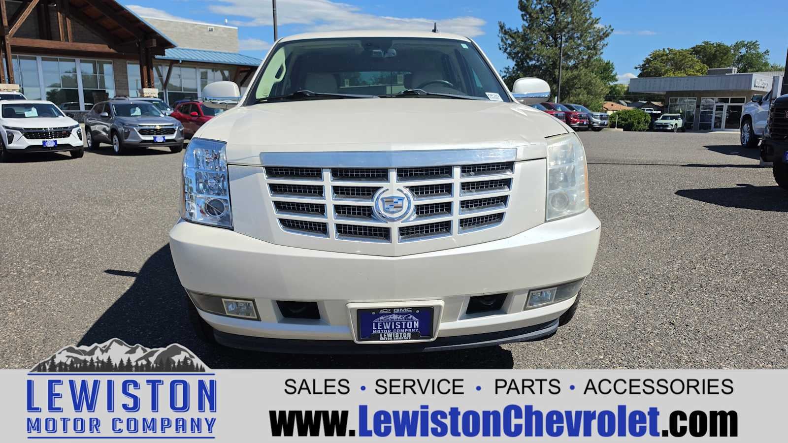 Used 2008 Cadillac Escalade Base with VIN 1GYFK638X8R240053 for sale in Lewiston, ID