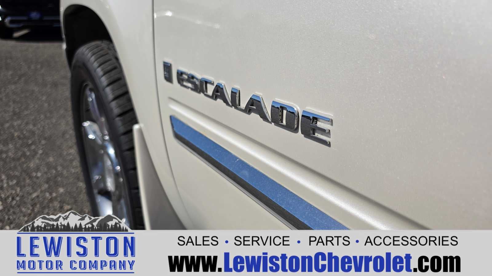 2008 Cadillac Escalade Standard