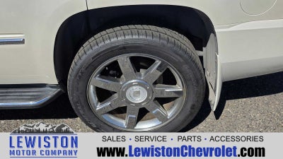 2008 Cadillac Escalade Standard
