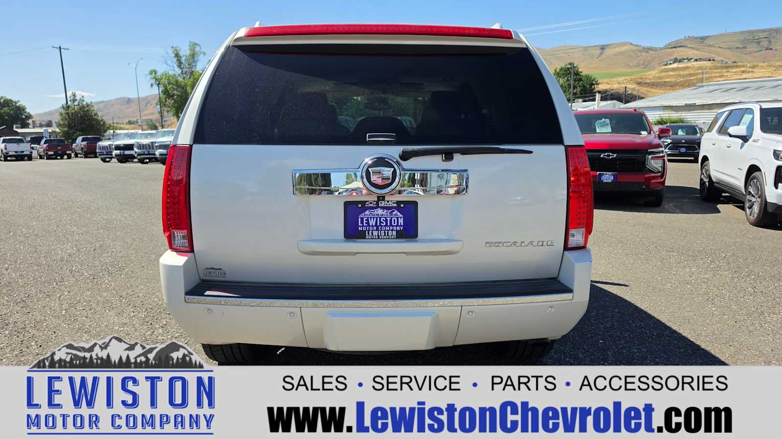 2008 Cadillac Escalade Standard
