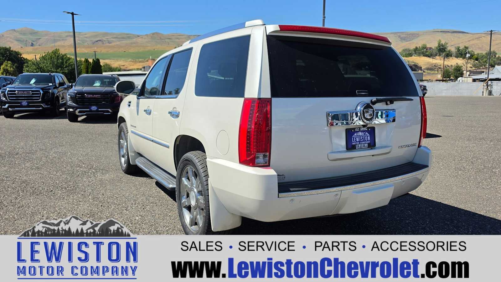 2008 Cadillac Escalade Standard