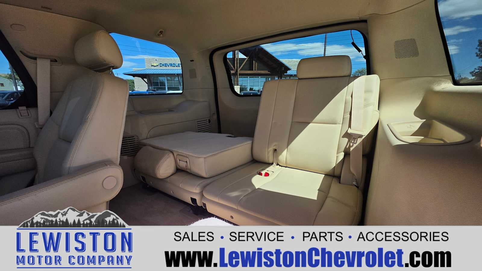 2008 Cadillac Escalade Standard